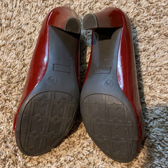 Etienne Aigner Women's Size 7.5 Heel Shoes Sparkle Red Peep Toe - Picture 4 of 7